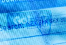 Cómo evitar ser víctima del virus que te graba mientras ves porno para extorsionarte