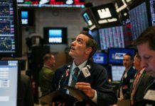 El índice Dow Jones cae más de 500 puntos en medio del temor de los inversores por la propagación del coronavirus en EE.UU. – RT en Español