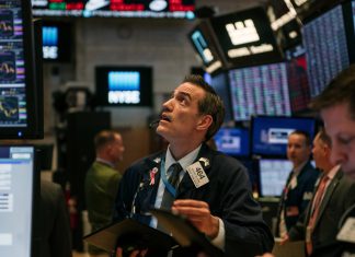 El índice Dow Jones cae más de 500 puntos en medio del temor de los inversores por la propagación del coronavirus en EE.UU. – RT en Español