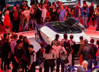 Salón del Auto de Ginebra confirma cancelación por coronavirus; Suiza prohíbe actos masivos – Noticieros Televisa