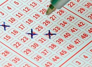 Trabador de supermercado de 22 años se gana el mayor premio de la historia con boleto de lotería que compró en su trabajo – La Opinión