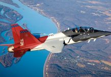 Como parte del programa de pruebas, Boeing T-7A apaga motor durante vuelo por casi un minuto – Transponder 1200