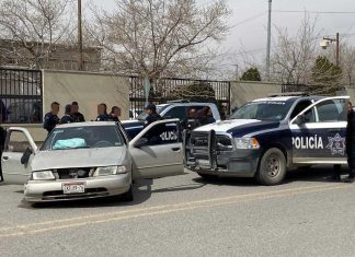 Fuerte persecución policiaca para capturar a presunto roba carros – El Diario