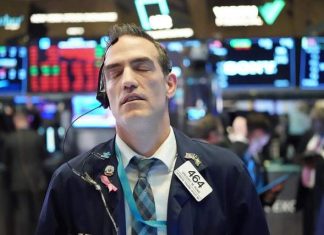 Wall Street se desploma hasta 5.87% por Covid-19 – Economía – La Jornada