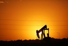 La tormenta perfecta: el coronavirus y una guerra petrolera ponen a EEUU al borde de la recesión – Univision