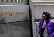 Wall Street vuelve a desplomarse y el riesgo país de Argentina se dispara hasta los 3.100 puntos – RT en Español