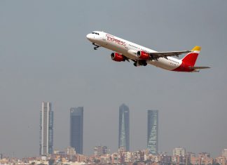 ¿Cuáles son las aerolíneas que permiten reprogramar los vuelos por el coronavirus sin costo? – RT en Español