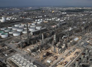 Trump ordena adquirir una gran cantidad de petróleo para llenar las reservas estratégicas de EE.UU. «hasta arriba» – RT en Español