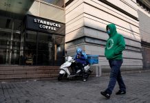 Starbucks prohíbe tomar café en sus sucursales y cerrará tiendas en EEUU y Canadá como medida contra el corona – infobae