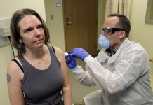 Inician las primeras pruebas en humanos de la vacuna contra el coronavirus en EE.UU. – RT en Español