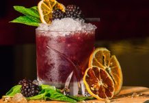 Jugo de ciruela y naranja para rejuvenecer la piel – SOY CARMÍN