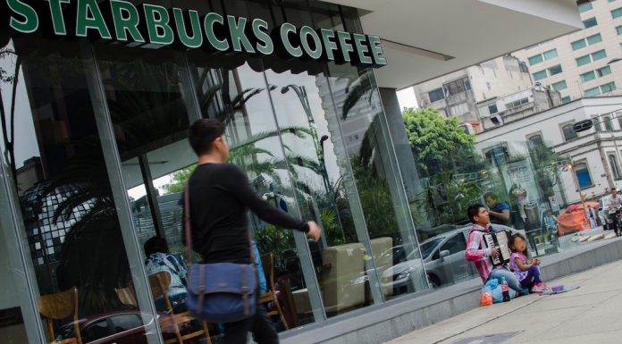 Con el hashtag #StarbucksMexico, usuarios piden dejar de comprar en la cafetería operada por Alsea – SinEmbargo