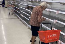 Captan a abuelita llorando en supermercado, ya no había nada – Excélsior