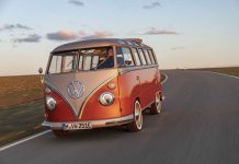 La famosa combi de Volkswagen está de regreso y así es como luce – La Opinión
