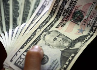 Peso mexicano a 25.68 por dólar; moneda más devaluada en 2020 – Mediotiempo
