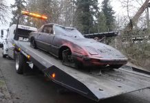 De locos: Encuentran un Mazda RX-7 y un Ford Mustang Mach 1 en el fondo de un río – caranddriver.com